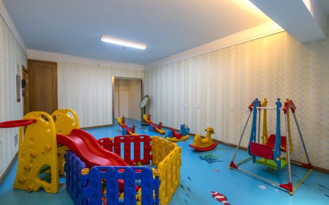 Jinjiang Peninsula Seasons Hotel