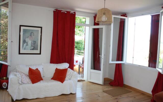 À l'ombre du mûrier