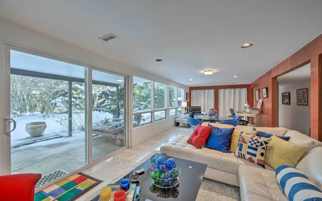 Edmonds Apartment With Private Wine Cellar!
