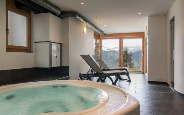 Hilltop Apartment With Valley Views