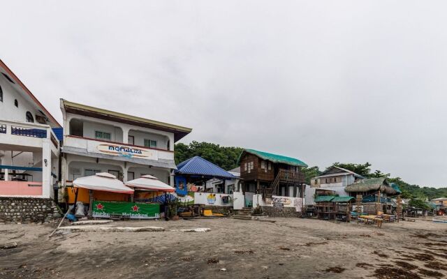 Monaliza Surf Resort