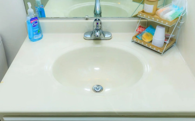 Pool Days & Water Fun Await: Lake Ozark Escape!