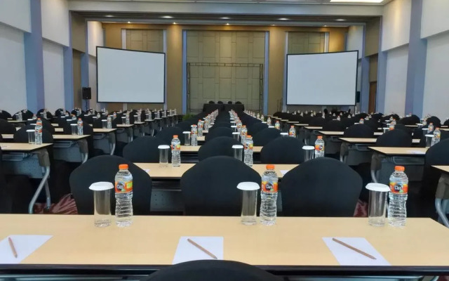 FOX Lite Metro Indah Bandung