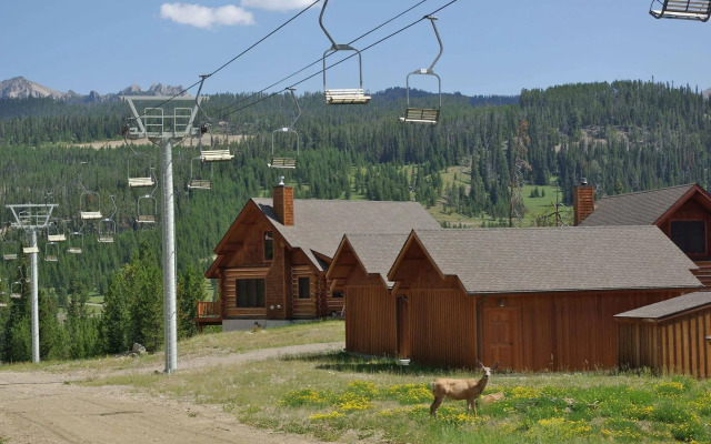Powder Ridge Cabins at Big Sky Resort