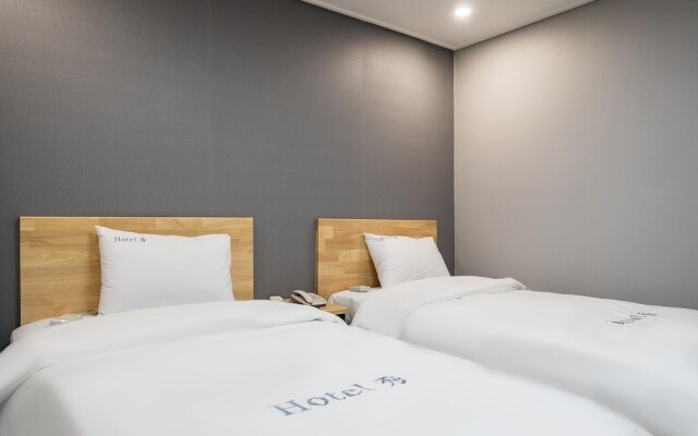 Gwangju Sangmu Su Hotel