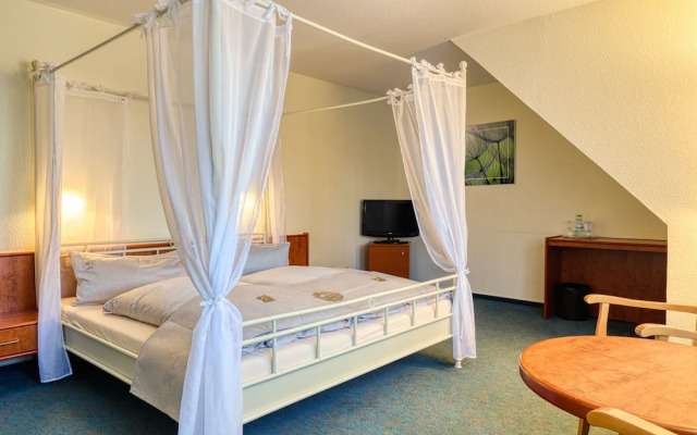 HOTEL alter Landsitz