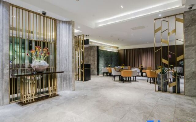 Yitel Premium (Shanghai New International Expo Center Expo Garden)