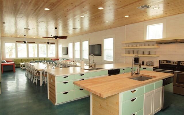 Beach Club Clubhouse 1