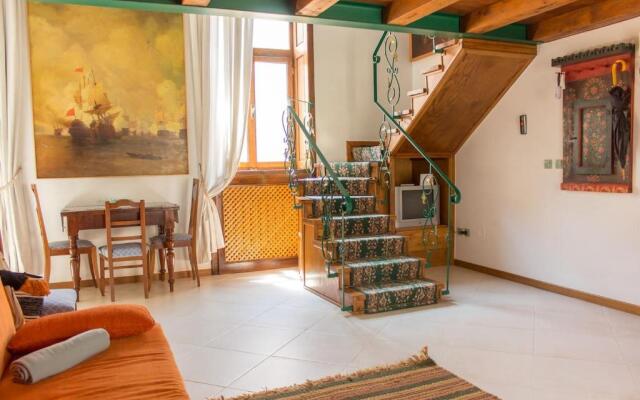 5 Comfortable apartment near old town center