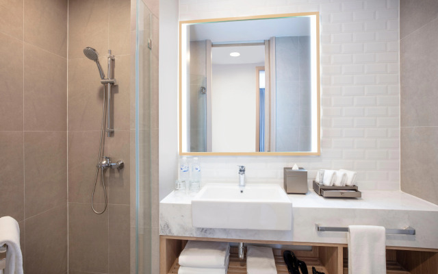 Staybridge Suites Bangkok Thonglor by IHG