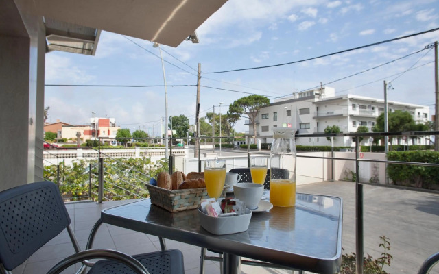 Castellmar Apartments