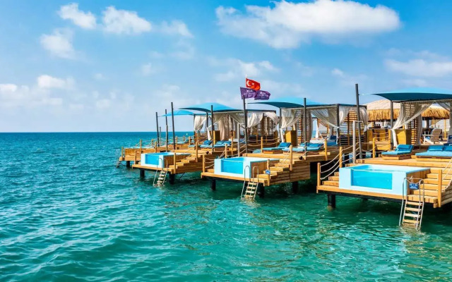 Kaya Hotel Select