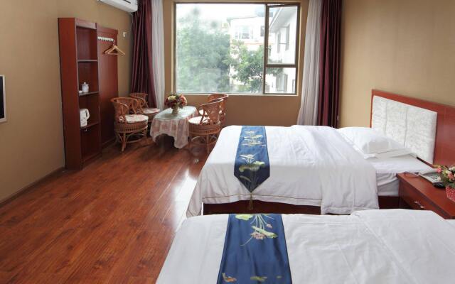 Mount Emei Potatoes Hotel