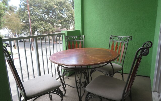 Fully Furnished Apartments near Hollywood