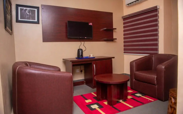 Delano Hotel And Suites