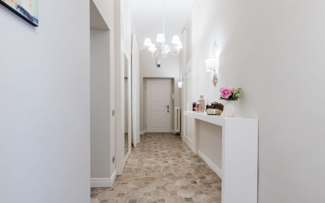 Altarocca Embassy Rome