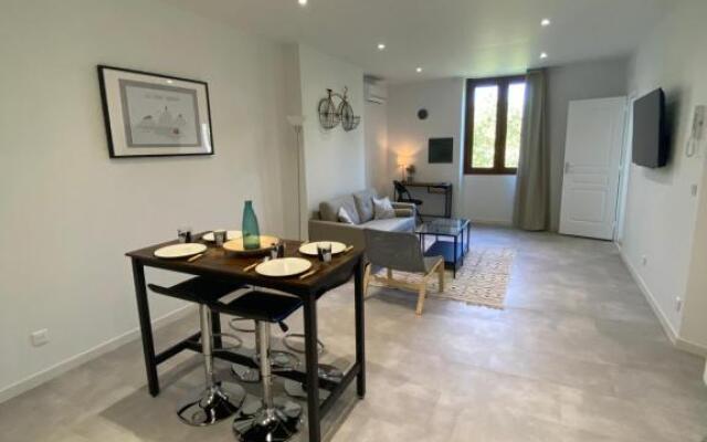 T3 2 chambres-centre-ville Place d'Armes Clim-Wifi