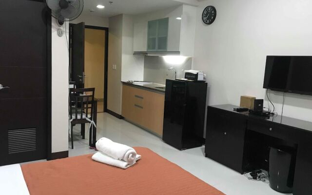 Condo 101 at NewPort City