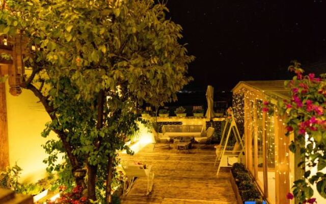Zen Holiday Inn (Lijiang Ancient City Sifang Street)