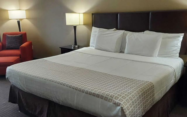 Parkwood Inn & Suites