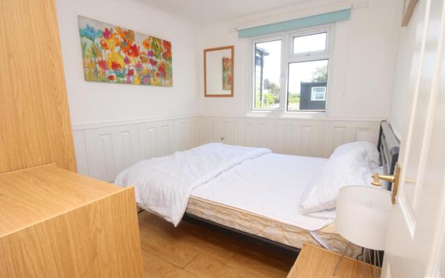 11G Medmerry Park 2 Bedroom Chalet