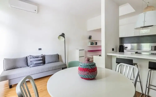Casa Watt Stylish Apartment With Balcony