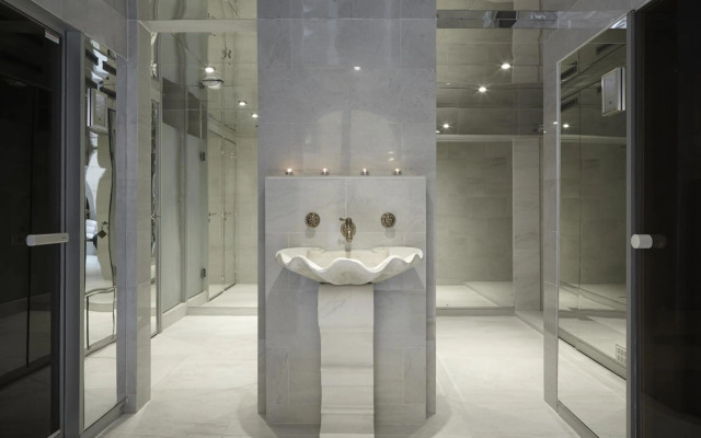 Cour des Loges Lyon, A Radisson Collection Hotel