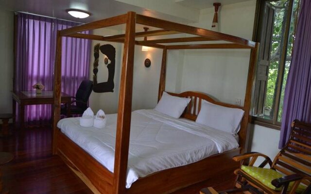 8 Praw View Hotel
