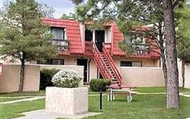 Pinecliff Village