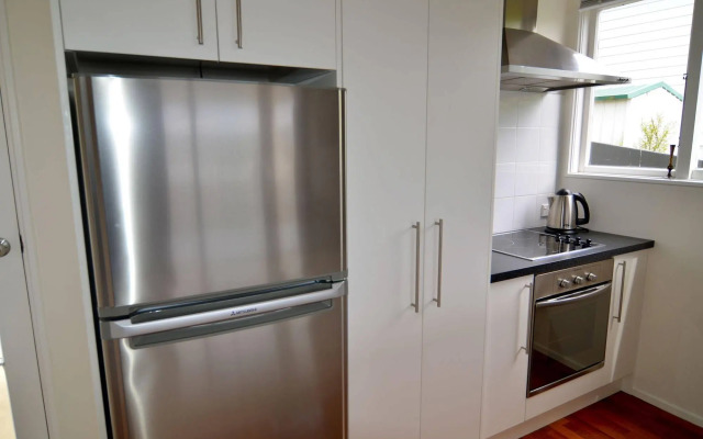 Roslyn Apartments