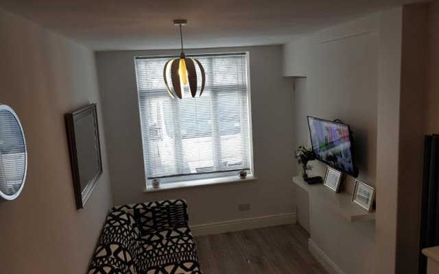 Webb place 2 bedroom apartment !