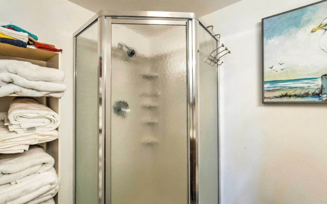 Little Gasparilla Home: Walk to Beaches!