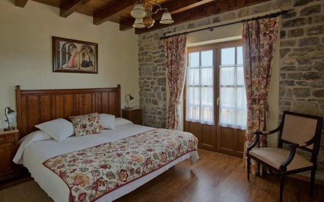 Apartamentos Llugarón