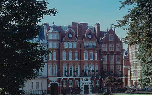 The Milestone Hotel  Apartments