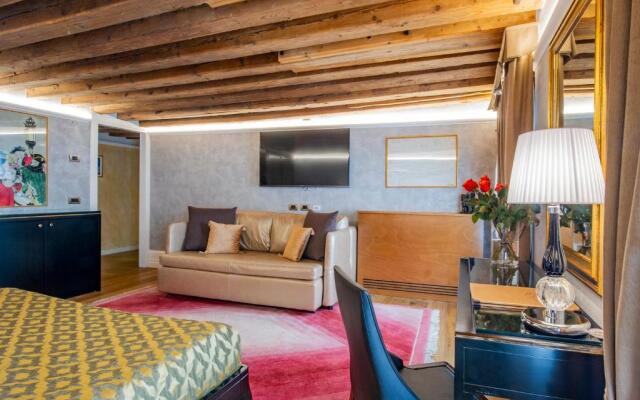 EGO' Residence
