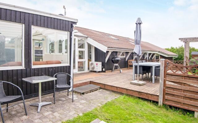 6 Person Holiday Home in Ronde-by Traum
