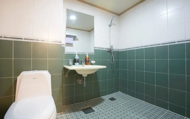 Charmant Hotel Suwon