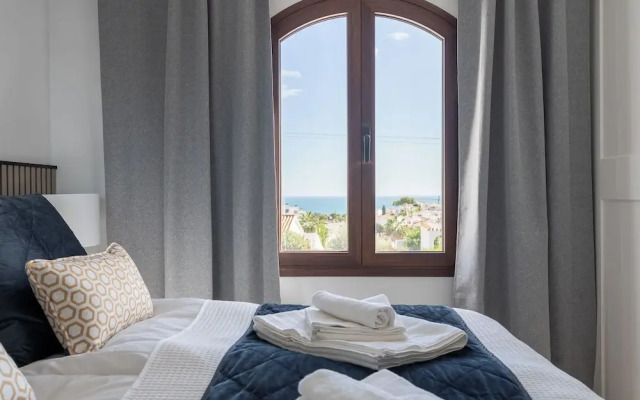 Luxury House With Private Heated Pool in Nerja!