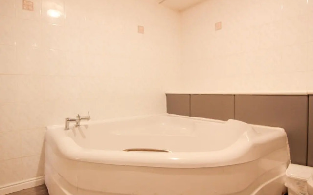 City Centre Suite by the Clyde Lancefield