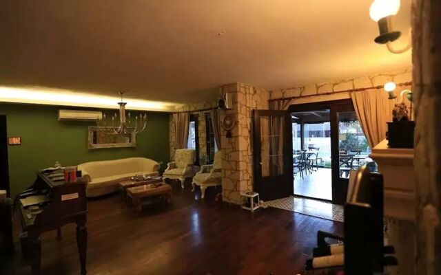 Alacati Seven Rooms Hotel