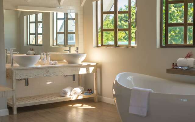 Le Nautique - Luxury Waterfront Hotel
