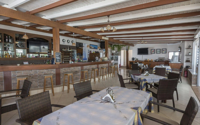 Mammis Beach Hotel
