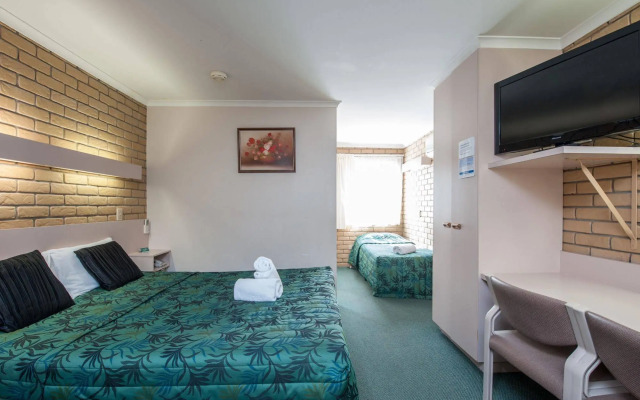 Jacaranda Place Motor Inn
