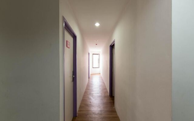 OYO 162 FB Hotel