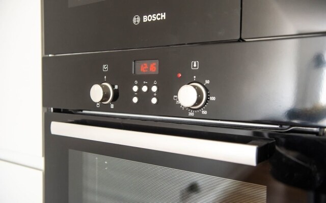 Modern 1BR Home in Vibrant Leith Area