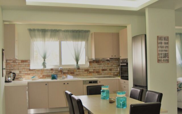 Anelia Boutique Studios & Apartments