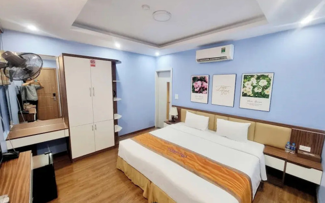 Everest Hotel