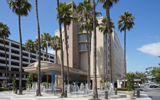 Courtyard by Marriott Los Angeles LAX/Century Boulevard