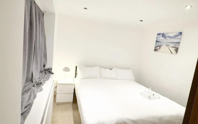 3 Bedroom House in Northolt