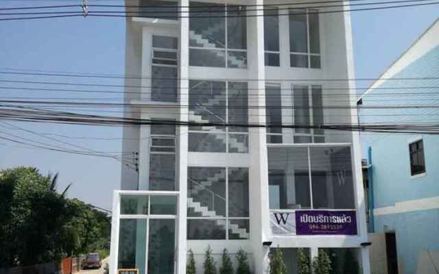 White Ville Apartment